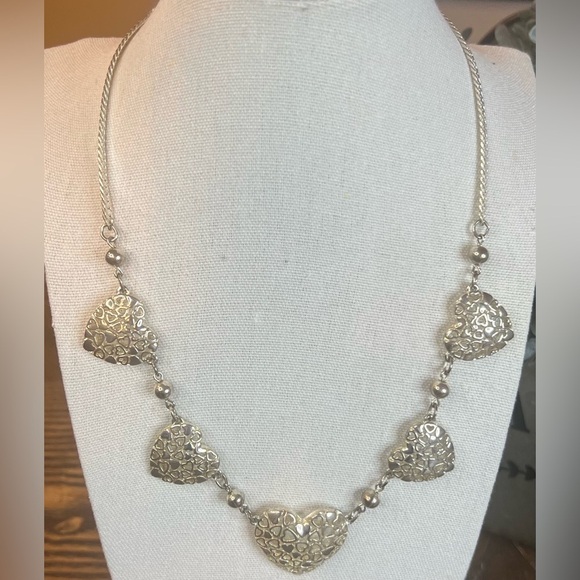 Elegant Silver Heart Necklace - Picture 1 of 8
